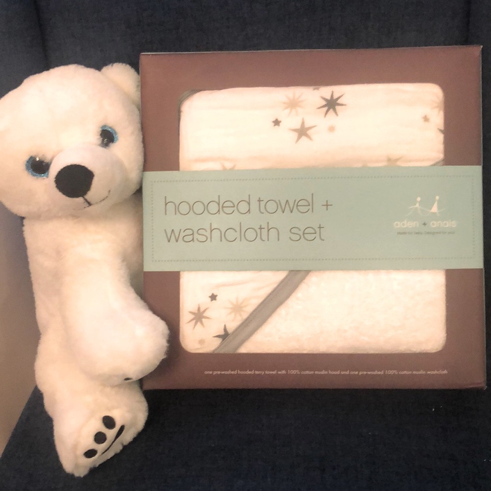aden + anais hooded towel + washcloth set